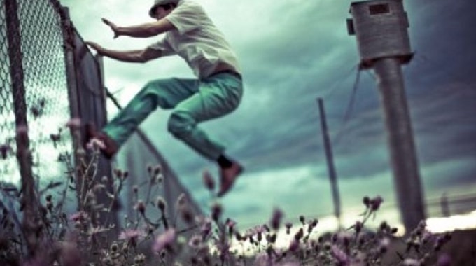 بررسی مجازات فرار از زندان