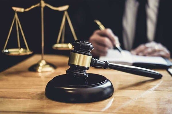 دادیار کیست - خصوصیات دادیار