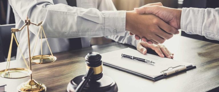 بهترین وکیل مطالبه خسارت