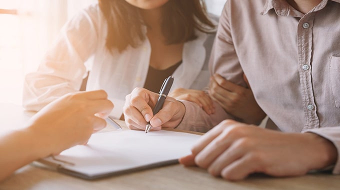 مشاوره با بهترین وکیل قرارداد در تهران